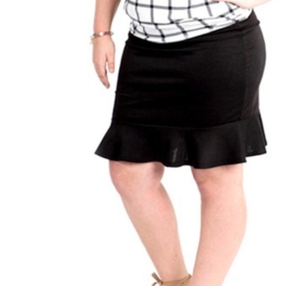 Agnes & Dora Black Flounce Skirt. Size 2X - Picture 2 of 10